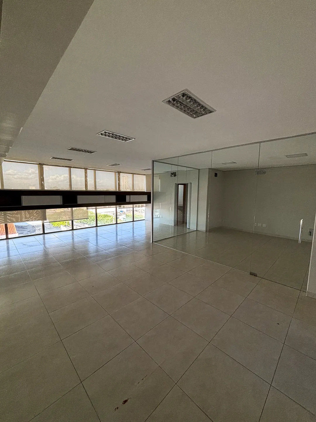 Sala 203, 2º andar, 25 m²